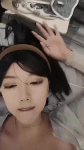 “啊哥哥快点来操我”你的鸡巴把我骚逼都操大了好爽哦